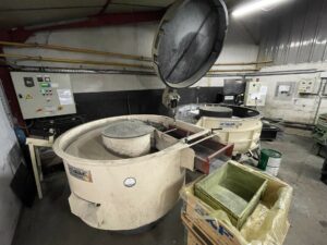 Ebavurage pièces industrielles découpées Rösler